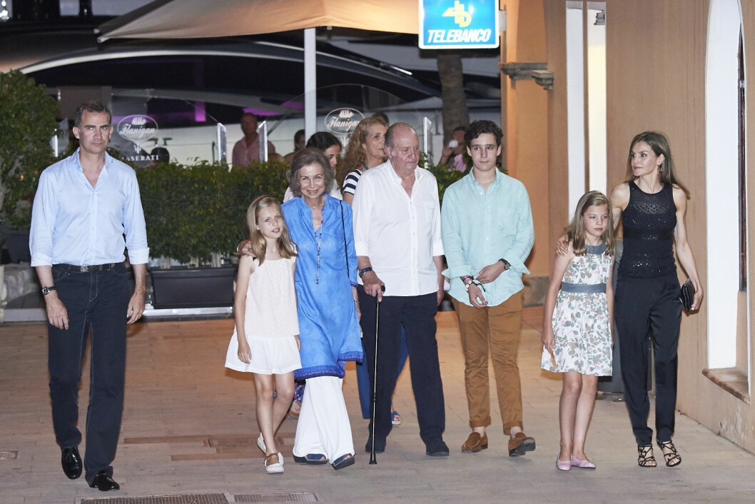 July 31, 2016 - Portals Nous, Islas Baleares, Spain - King Juan Carlos of Spain, King Felipe VI of Spain, Queen Sofia of Spain, Queen Letizia of Spain, Crown Princess Leonor, Princess Sofia, Felipe Juan Froilan, Victoria Federica, Princess Elena leaves Flanigan restaurant after a dinner at Puerto Portals on July 31, 2016 in Portals Nous, Mallorca (Credit Image: © Jack Abuin via ZUMA Wire) (c) Zumapress / IBL