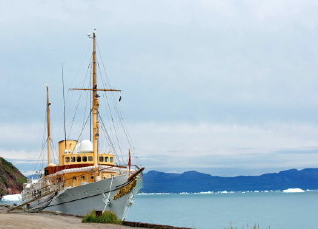 Danish crown prince couple with family in Greenland