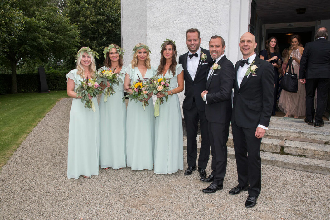 Tärnor var Camilla Åstrand (prinsessan So as stylist), Michaela Möller, Helena Johansson och Sophia Liderstam. Marskalkar var Per Gunne, Mikael Svensson och Daniel Frodin.