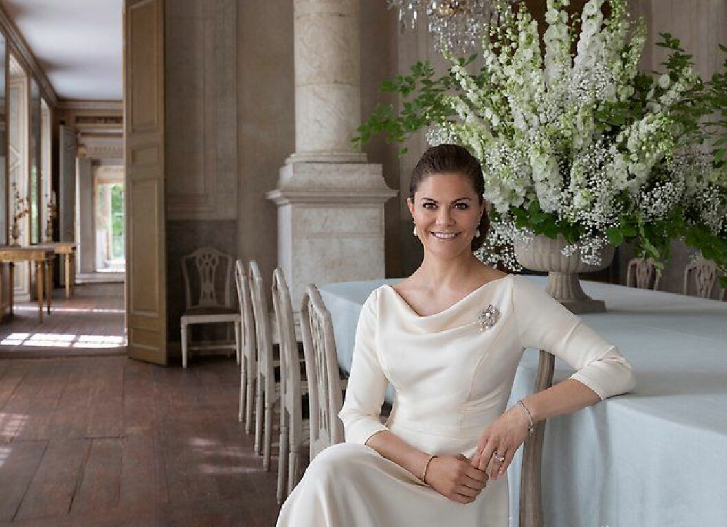 Kronprinsessan Victoria och Daniel fotograferade i samband med deras tioåriga bröllopsdag.