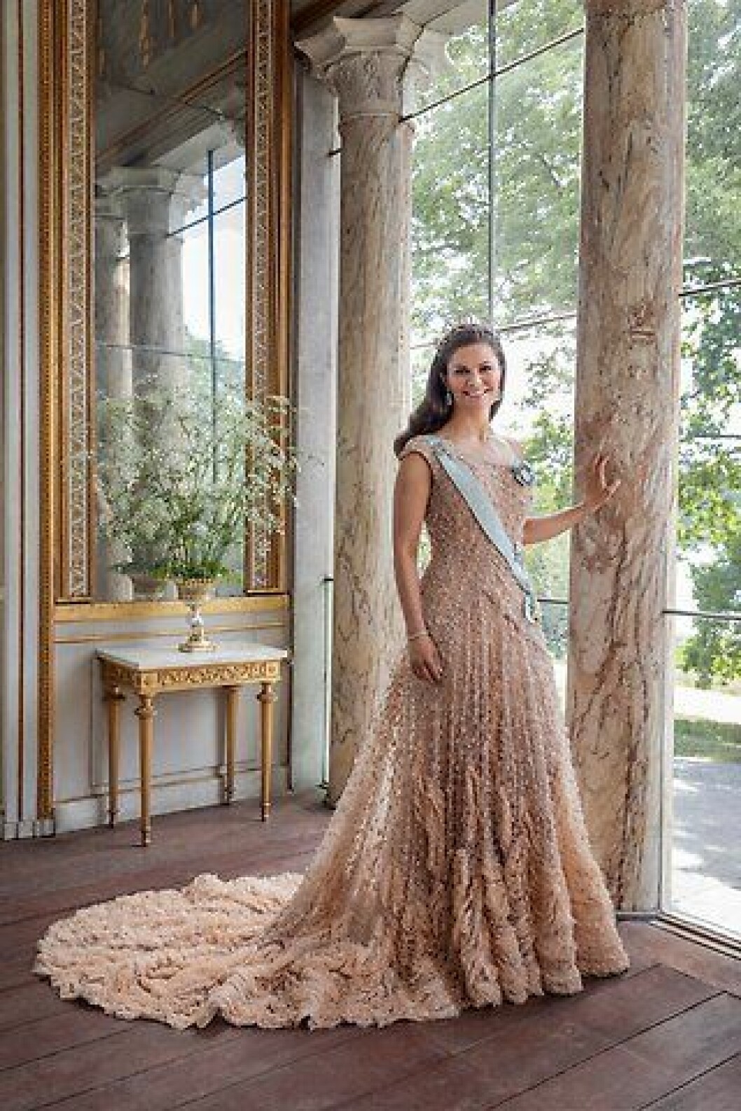 Kronprinsessan Victoria och Daniel fotograferade i samband med deras tioåriga bröllopsdag.