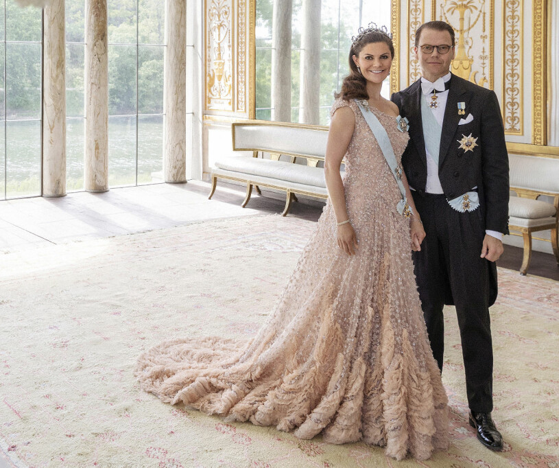 Så här såg det ut när kronprinsessan Victoria och prins Daniel firade sin 10-åriga bröllopsdag den 19 juni 2020. Kronprinsessan Victoria Prins Daniel Tioårig bröllopsdag Gifta 10 år 2020