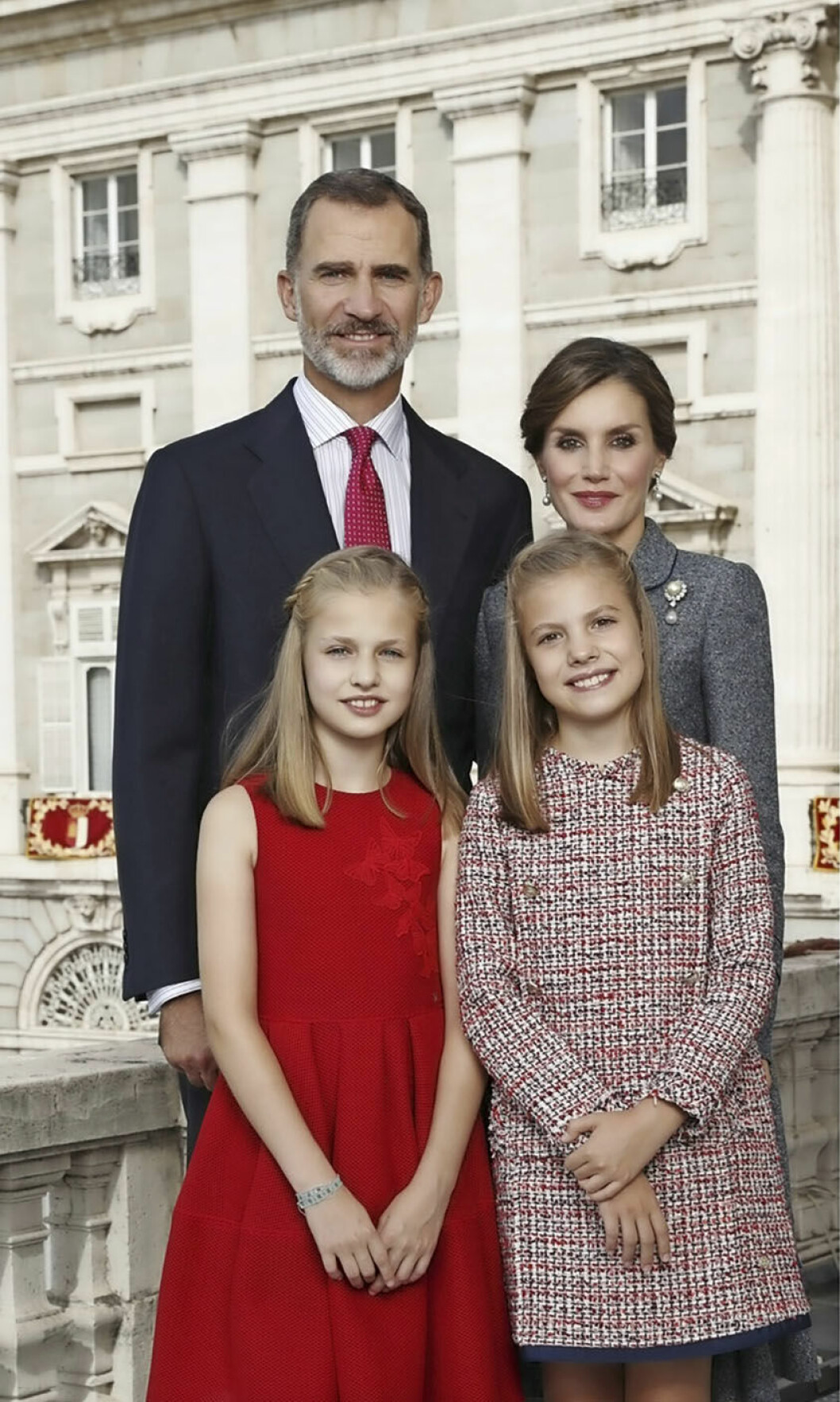Felipe tog över ett kungahus i gungning men har verkligen förvarat det väl. Hela familjen är mycket omtyckt.
