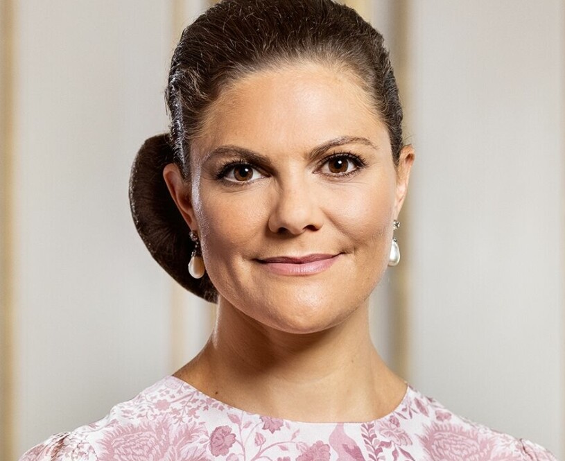 Sveriges tronföljare och framtida drottning. Kronprinsessan Victoria på hovets officiella bild