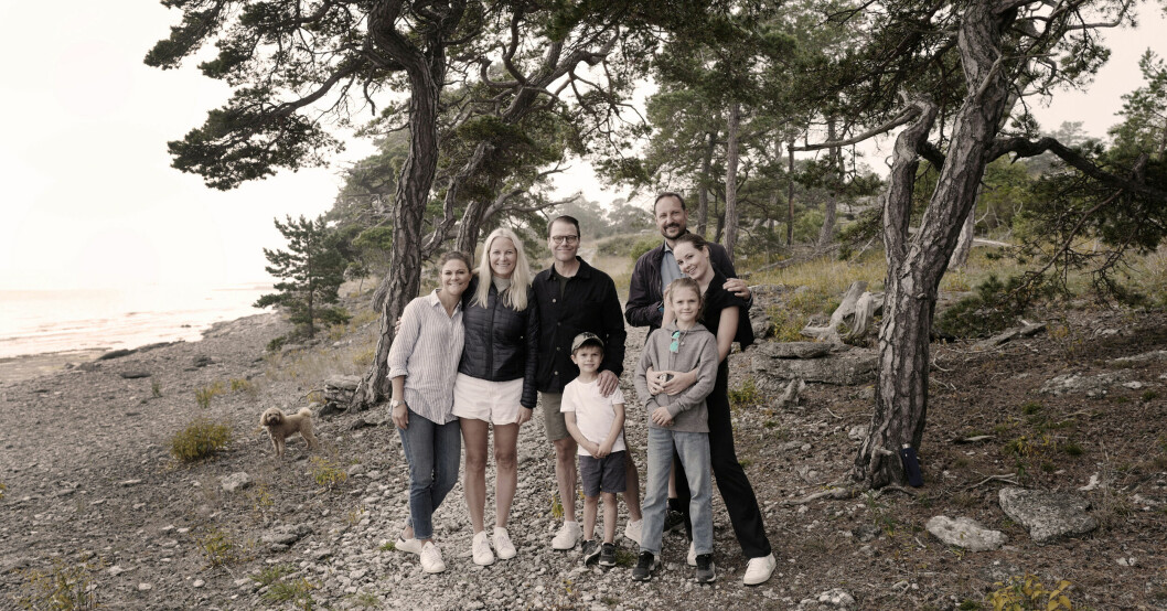 Kronprinsessan Victoria och prins Daniel med barnen Estelle och Oscar, och den norska kronprinsfamiljen kronprinsessan Mette-Marit, kronprins Haakon och prinsessan Ingrid Alexandra