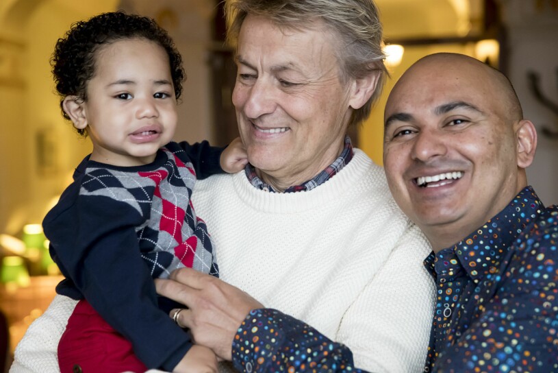 Lars Lerin tillsammans med sin man Manoel "Junior" Marques och deras son Rafael. Foto: IBL Lars Lerin, Junior och sonen Rafael