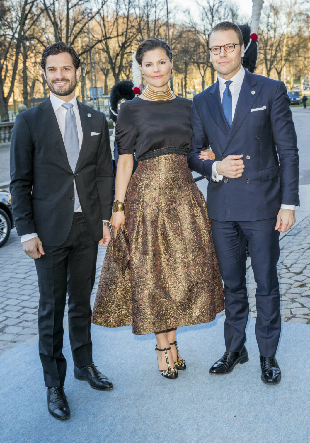 Victoria i kjol och clutch från H&M vid pappa kungens 70-års firande förra året.