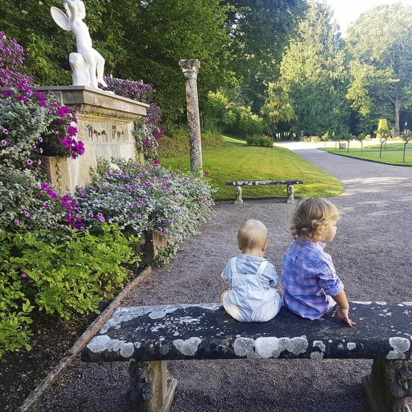Prins Gabriel och prins Alexander. Två av kungaparets åtta barnbarn på Solliden, sommaren 2018. Prins Gabriel och prins Alexander på Solliden