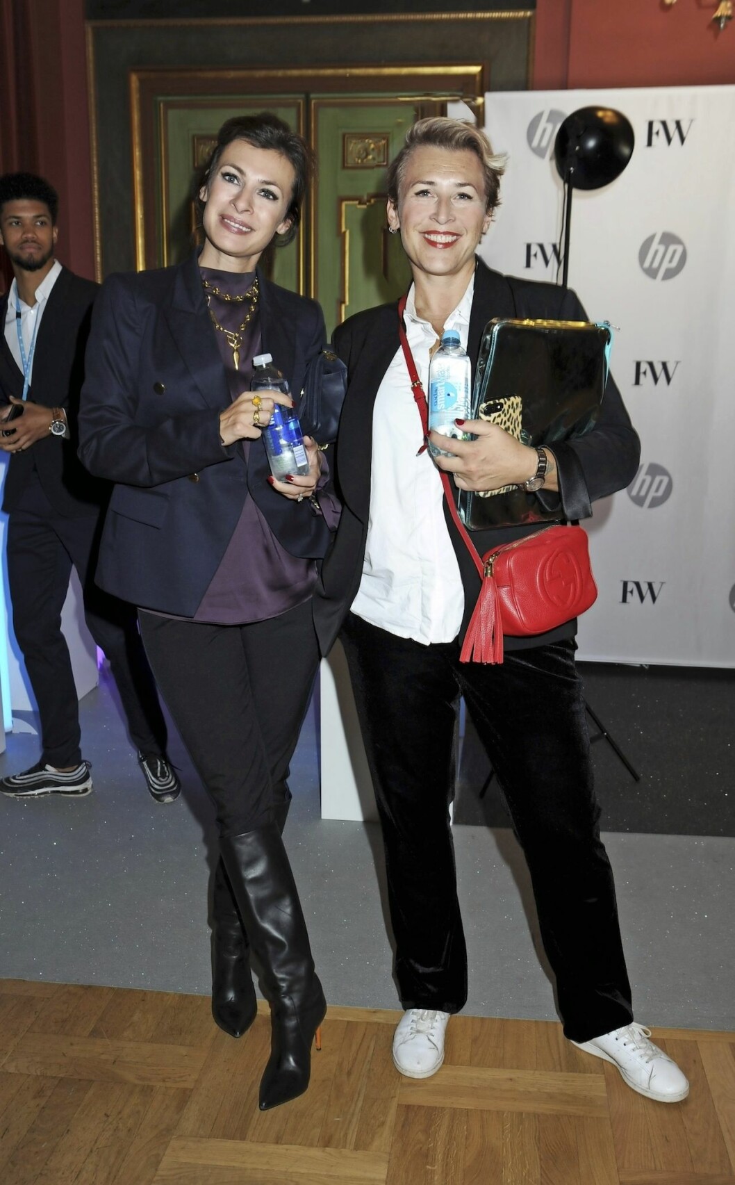 Systrar i vimlet! Amanda Schulman och Hannah Widell var flitiga på Fashion weeks visningar.