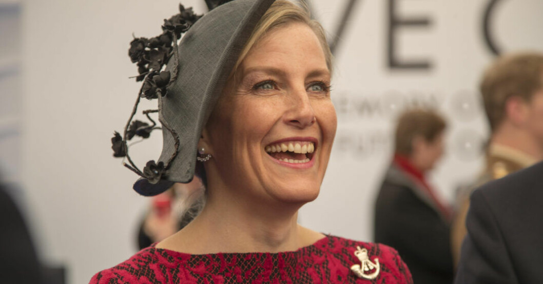 Sophie av Wessex har tvingats isolera sig efter att ha varit i kontakt med en person med konstaterad corona.