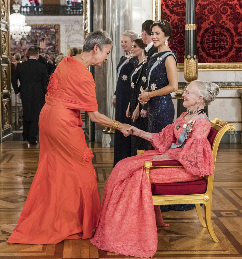 Majestätiska Margrethe! Drottning Margrethe Galamiddag Kronprinsessan Mary