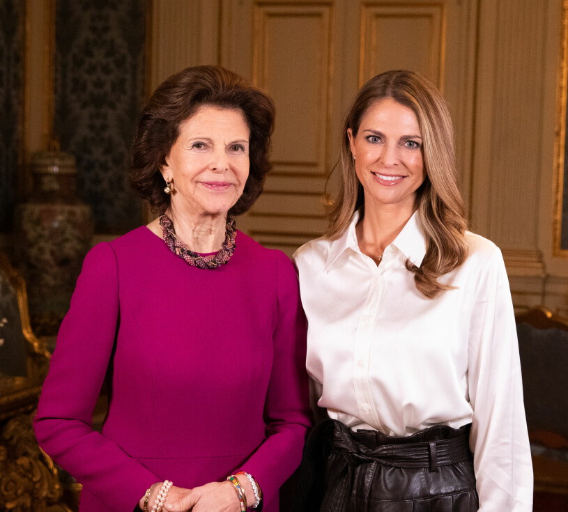 Prinsessan Madeleine tillsammans med drottning Silvia i en av våningarna på slottet. Drottning Silvia Prinsessan Madeleine