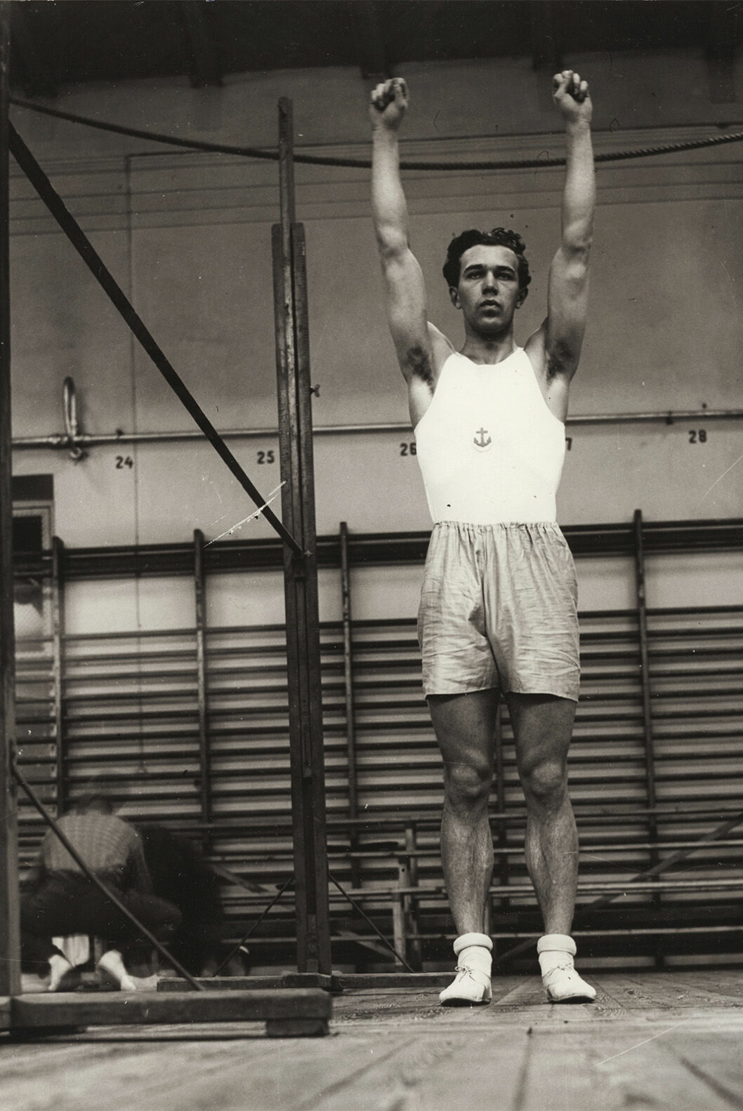 Han var en stark och smidig gymnast. Och på Lundsberg hade han skolrekordet i skridsko. Han var en stark och smidig gymnast