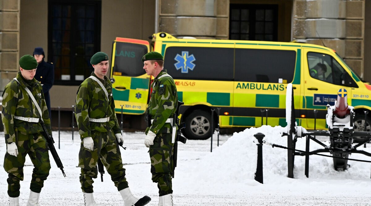 Fick svärd i huvudet – utanför kungens bostad!