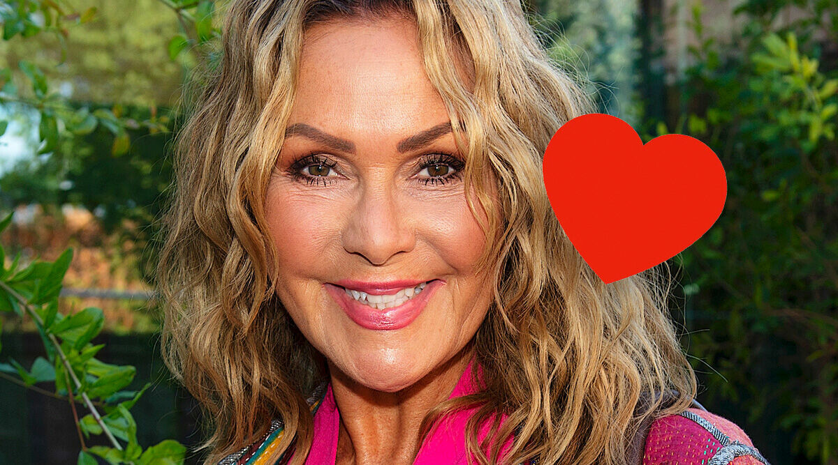 Anna Lindmarker visar upp relationen – med en person du känner igen: "Kärlek"