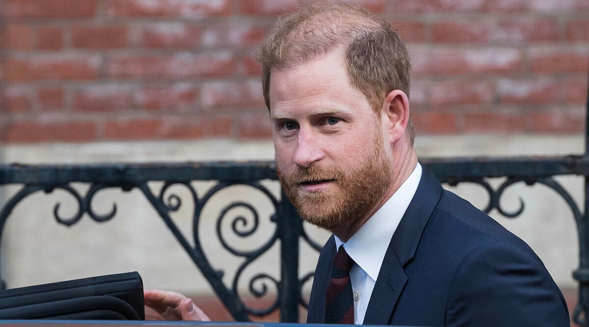 Prins Harry fångad av övervakningskamera – nu sprids bilderna!