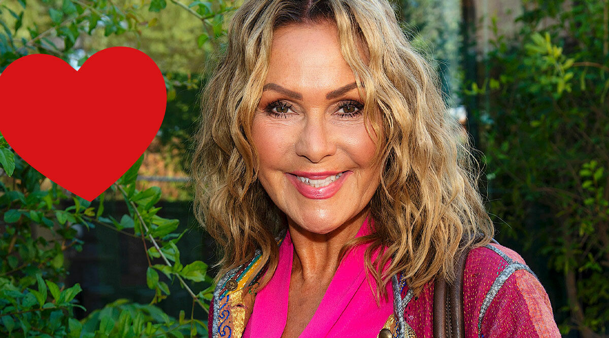 Anna Lindmarker bekräftar lyckan – visar upp: ”Mycket humor!”