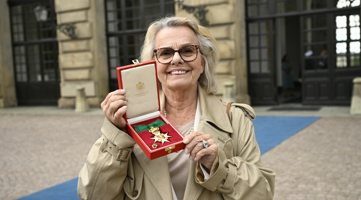 Marie Göranzon får present av kungen – sedan tar hon ställning