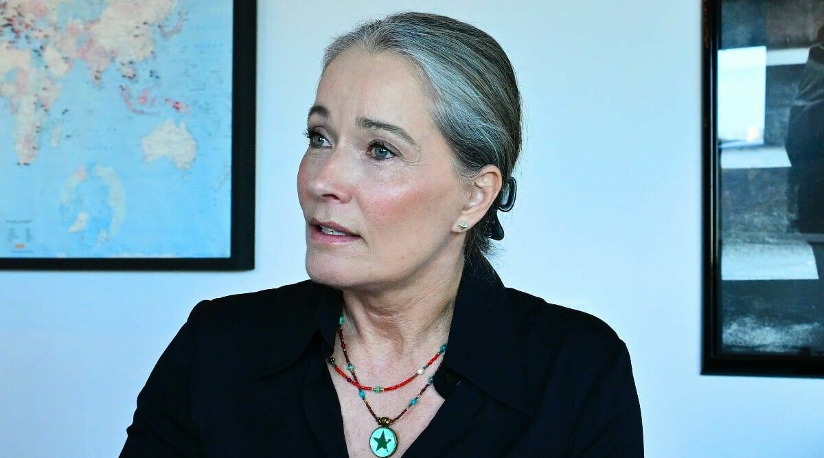 Agneta Sjödin lämnar landet efter petningen från TV4 – träffar miljardär