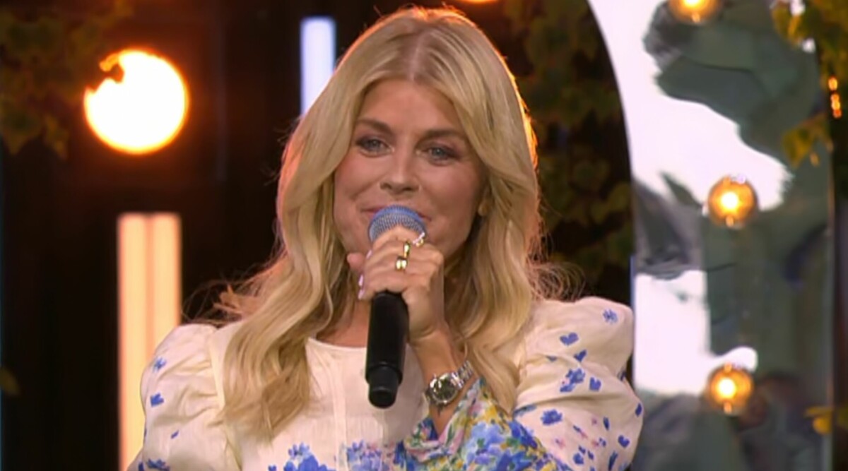 Här stoppas Pernilla Wahlgren av SVT – mitt under Allsångspremiären