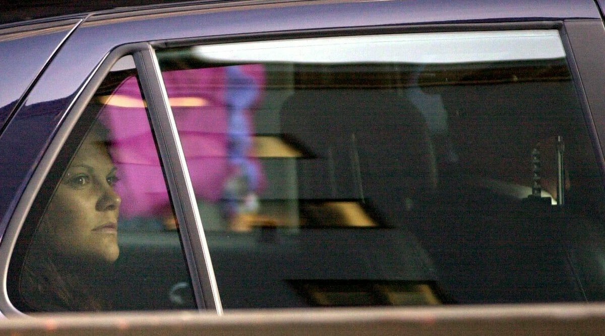 Därför blev skandalbilderna på Victoria stoppade – hemliga festkvällen