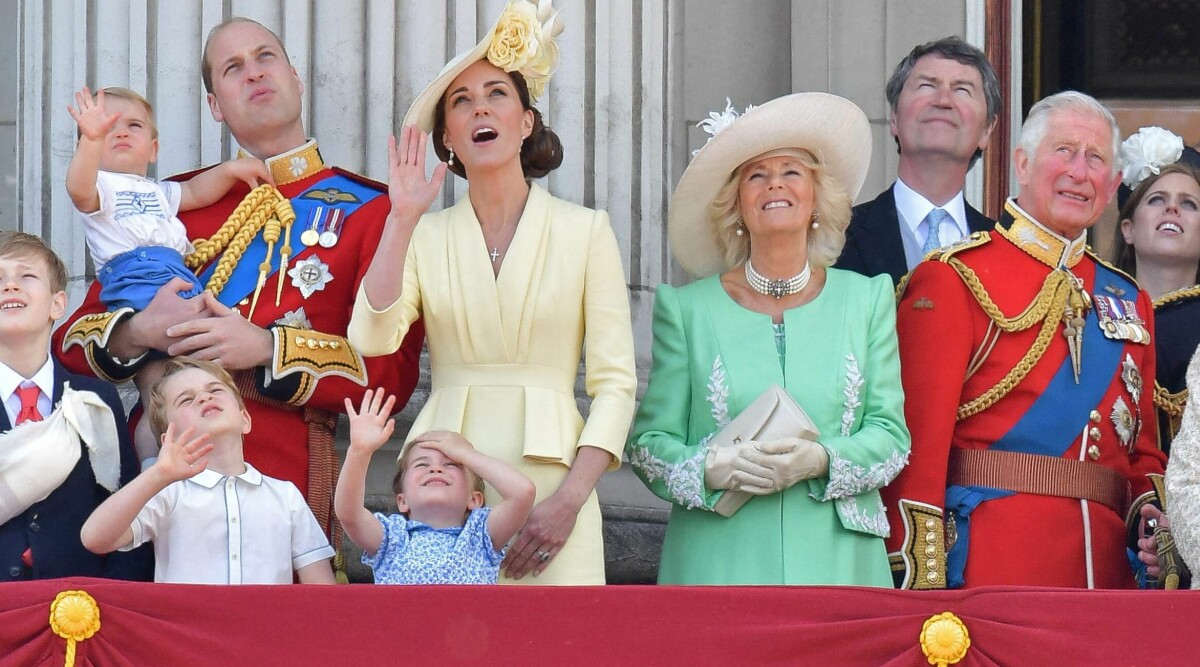 Bilderna chockar: Prinsessan har tatuerat sig – på skallen