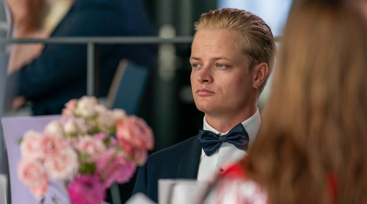 Marius Borg Høibys nya romans – med dottern till fängslad finansman