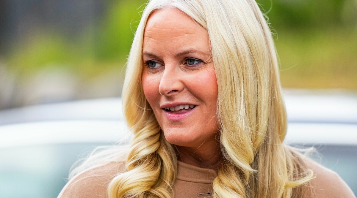 Mette-Marit på hemlig utlandsresa – avslöjad på flygplatsen