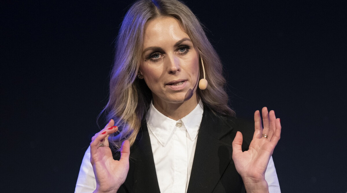 Nya Mästarnas mästare-programledaren Karin Frick tvingas hoppa av