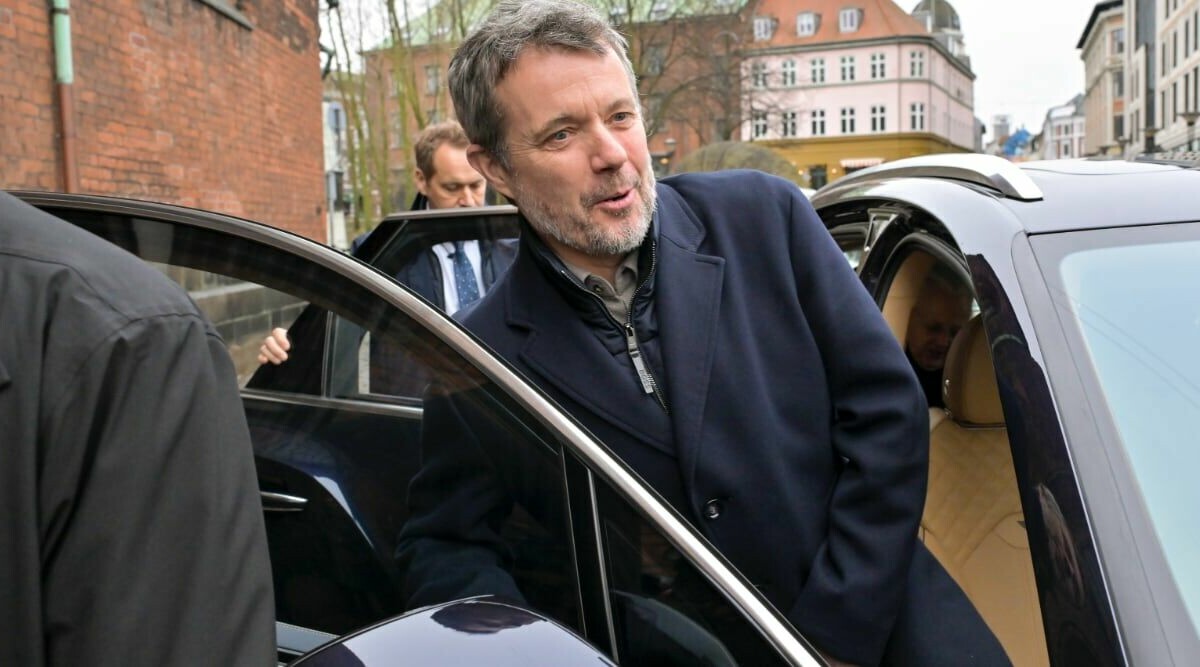 Kung Frederik har tagit timeout – lämnat Danmark i hemlighet