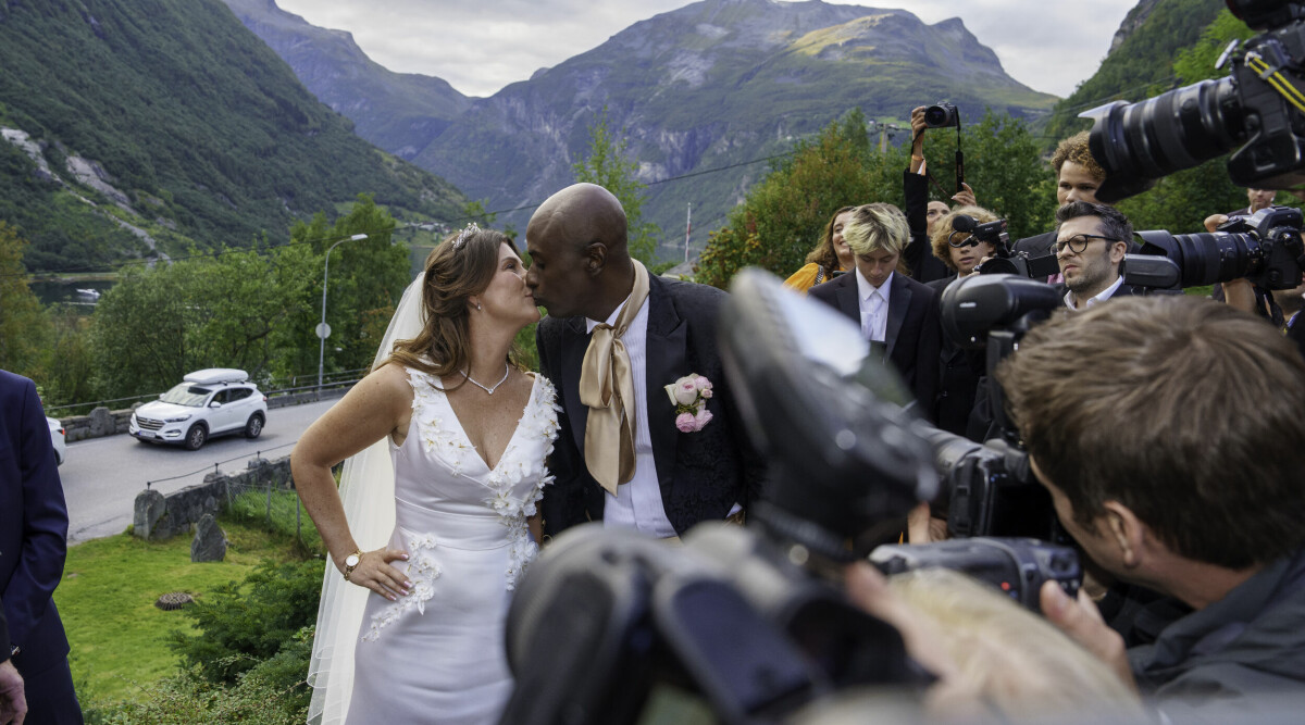 Märtha Louise och Dureks relationstips väcker uppståndelse: “Så här älskar vi”