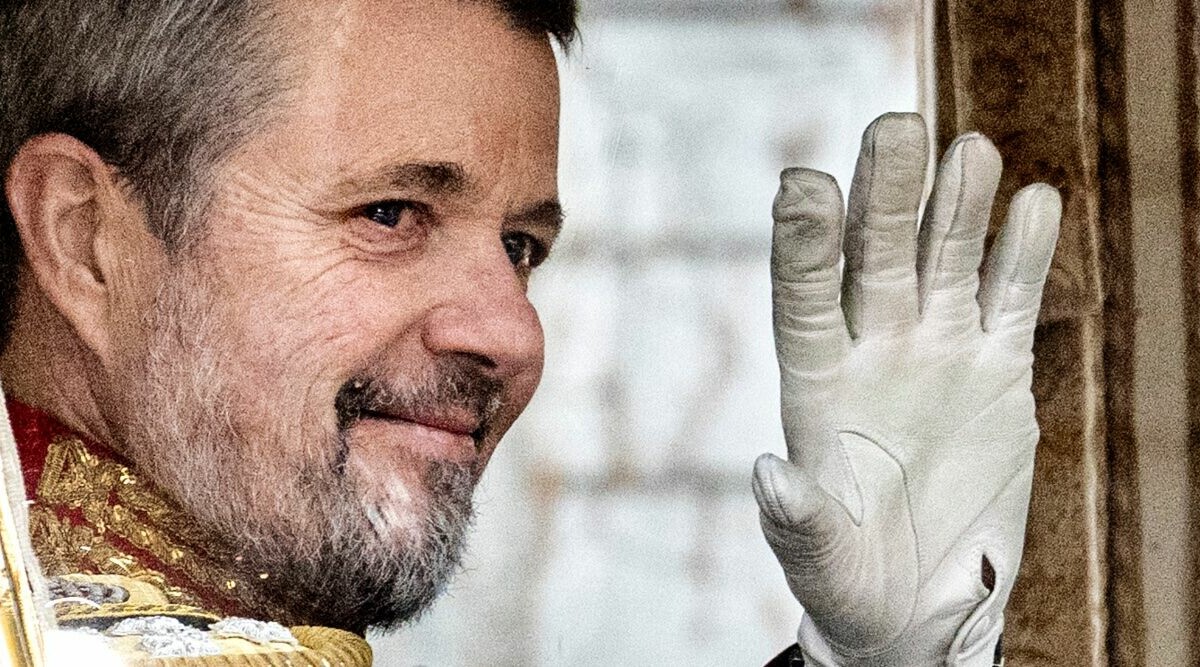 Kung Frederik har lämnat i hemlighet – Christian tar över