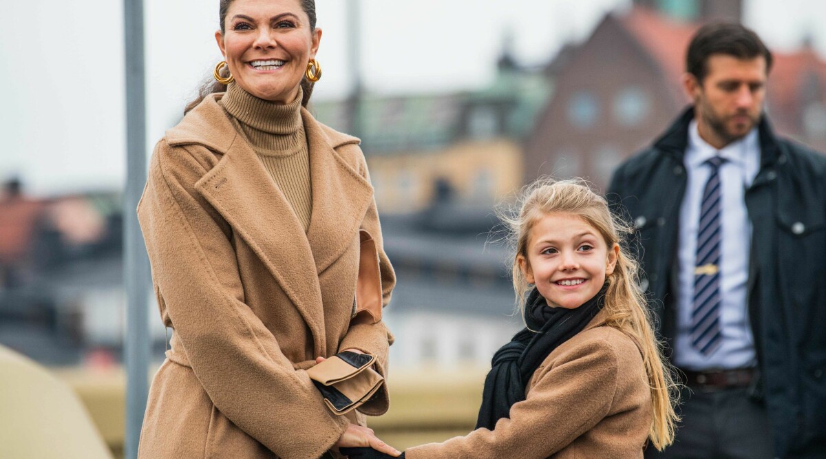 Kronprinsessan Victoria lämnade Haga med Estelle