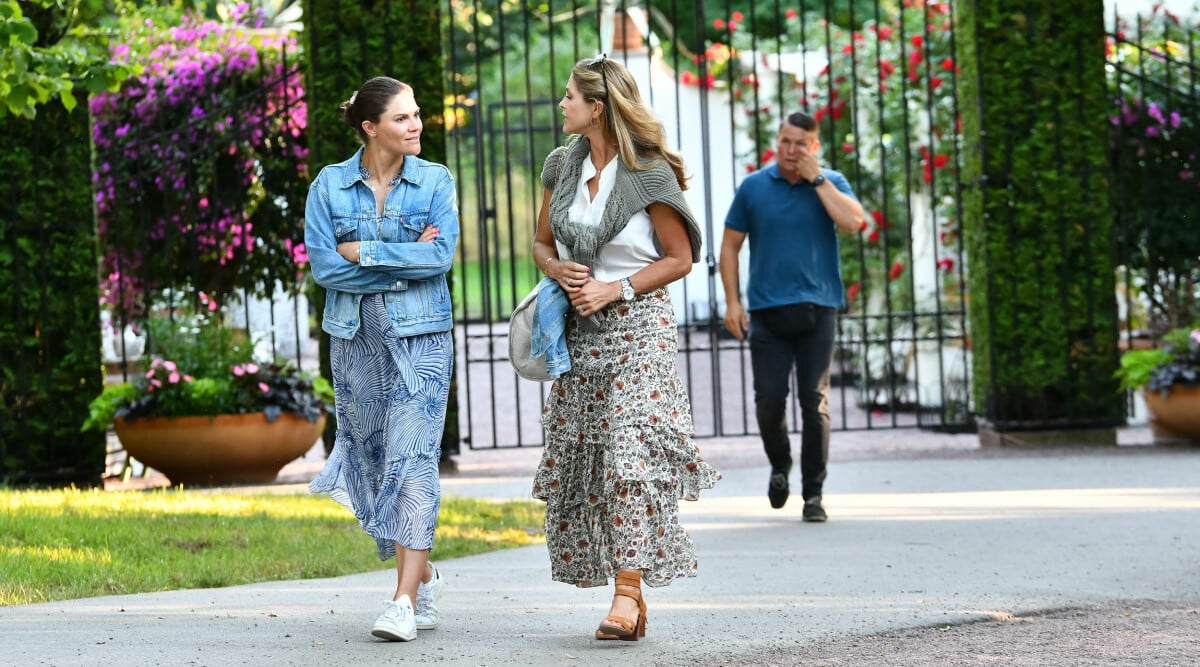 Nya bilder! Prinsessan Madeleine på konsert med familjen på Solliden