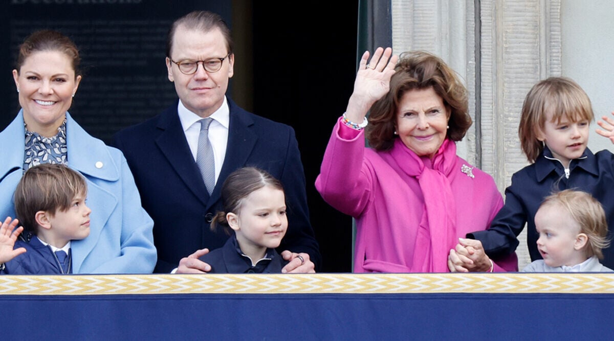 Här firas kungen av familjen – se barnbarnens hyllning!