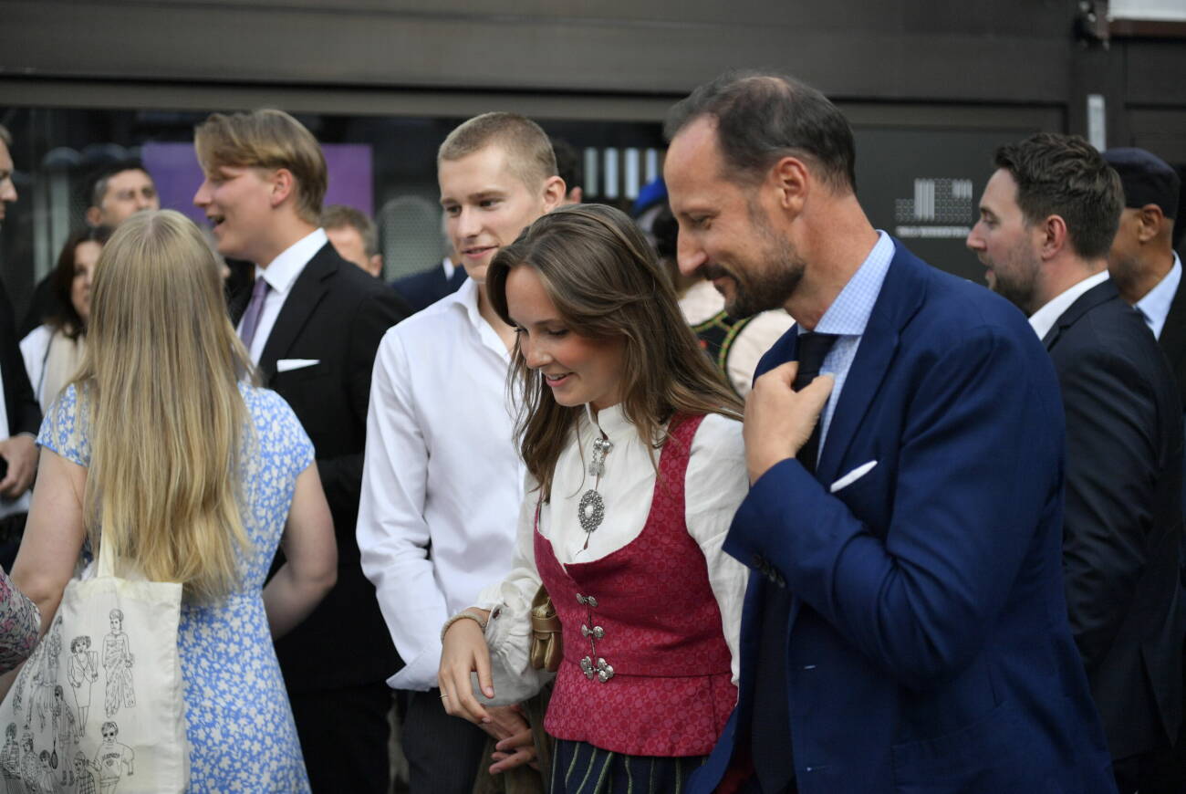 Ingrid Alexandra med kronprins Hakoon och pojkvännen Magnus