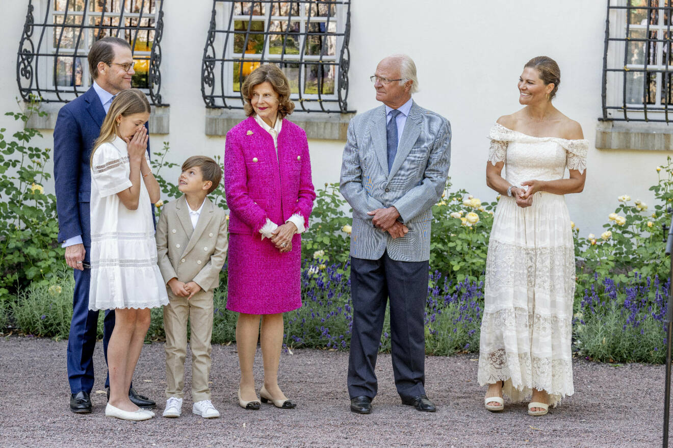 Kronprinsessan Victoria, prins Daniel, kungen, drottning Silvia, prinsessan Estelle, prins Oscar