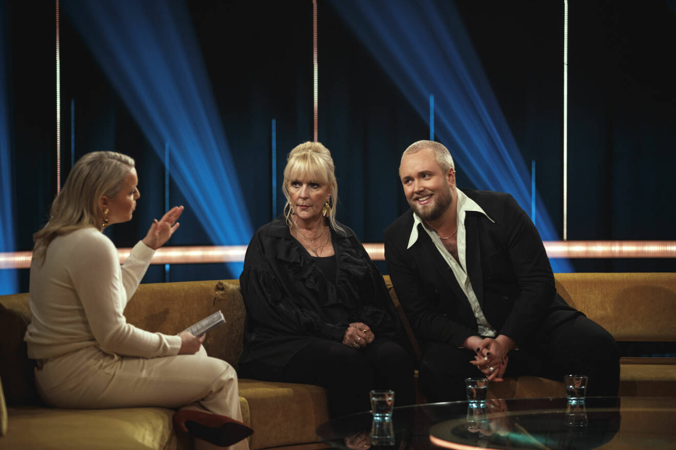 Marianne Eklöf Törnblom och sonen Edvin Törnblom i Carina Bergfeldt talkshow 2023