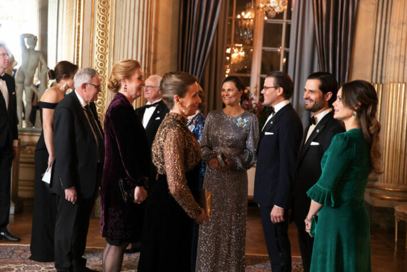 Prinsessan Sofia, kronprinsessan Victoria, prins Carl Philip och prins Daniel på riksdagssupé på Stockholms slott