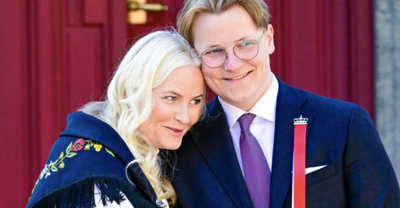 Sverre Magnus med sin mamma Mette-Marit.
