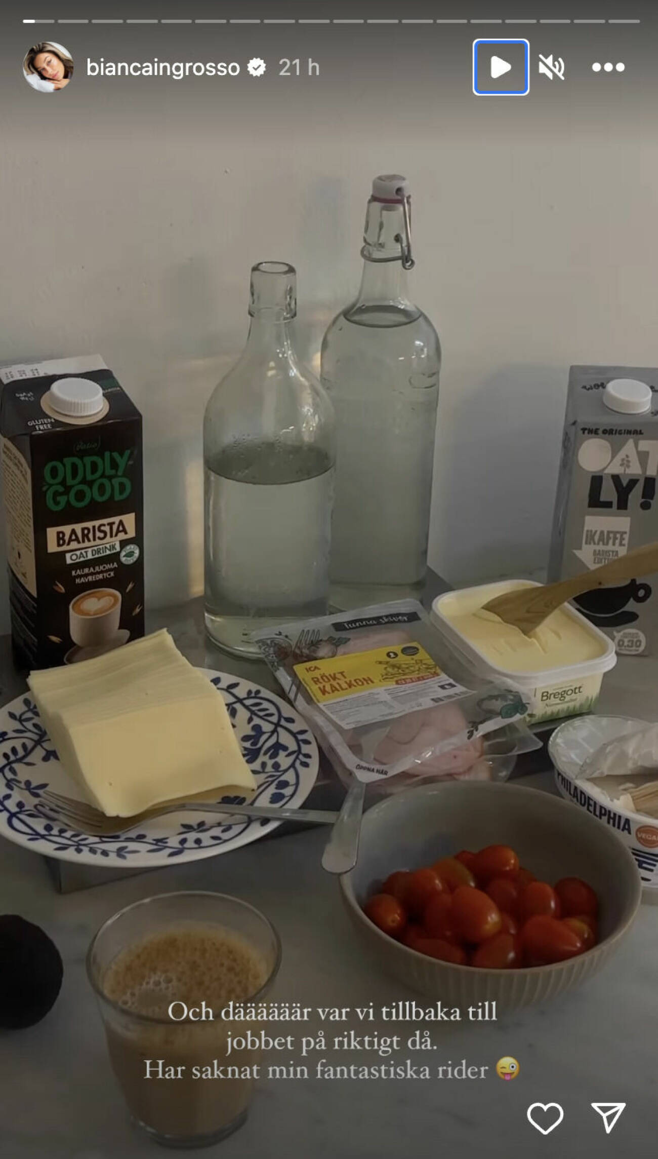 Ett foto från Bianca Ingrossos Instagram-story, föreställandes mat i hennes loge