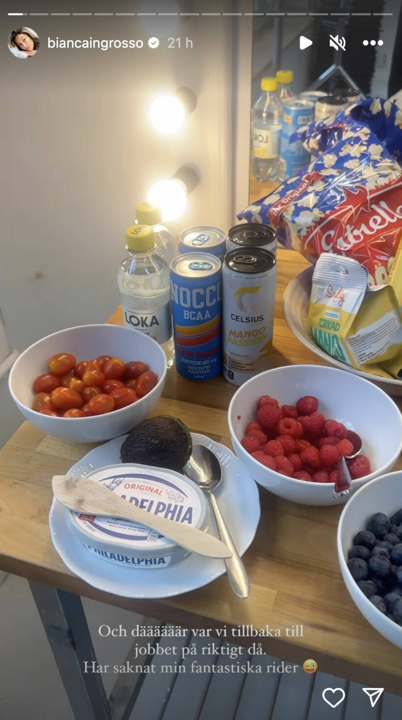 Ett foto från Bianca Ingrossos Instagram-story, föreställandes mat i hennes loge