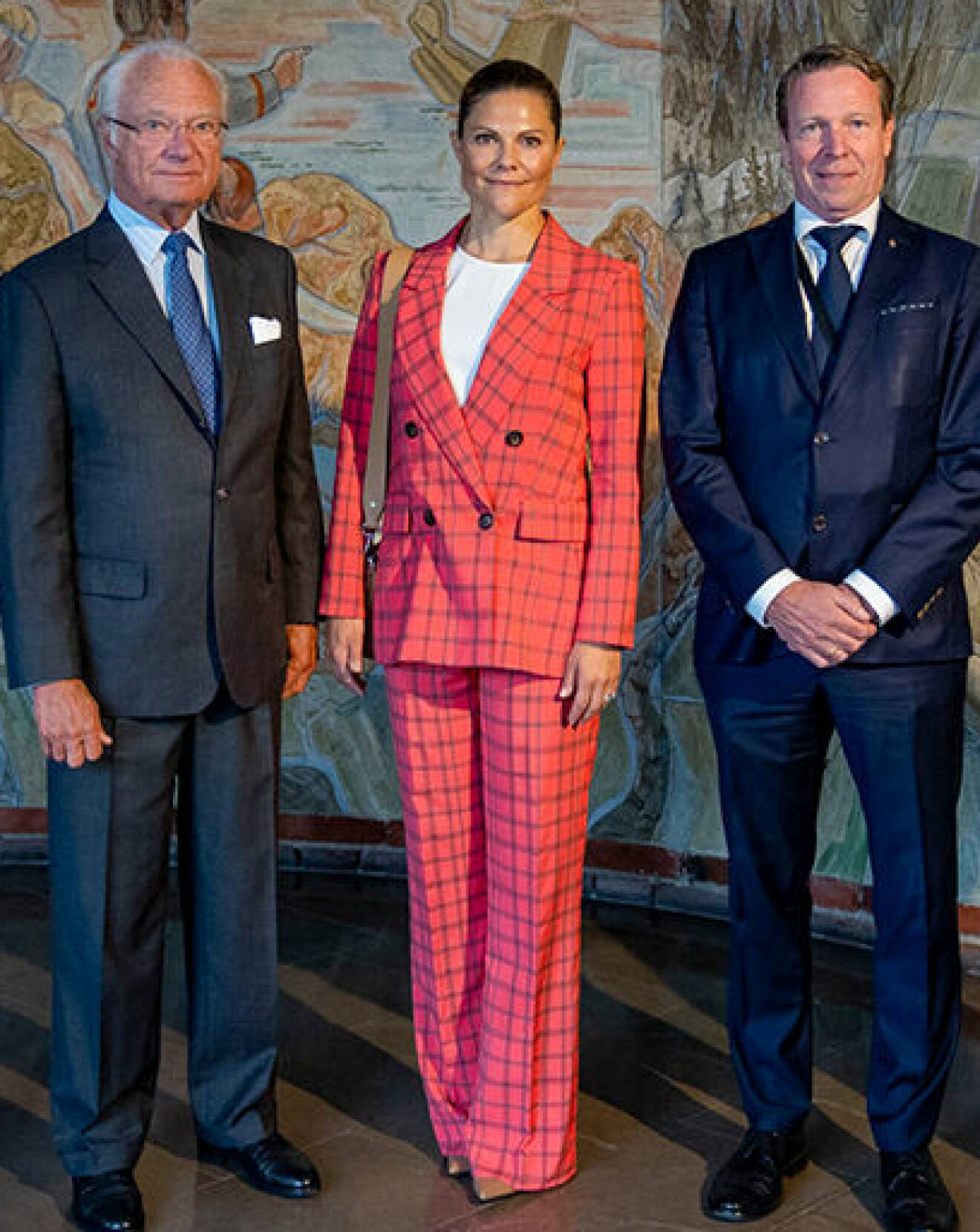 Kungen och kronprinsessan med FMV:s generaldirektör Göran Mårtensson