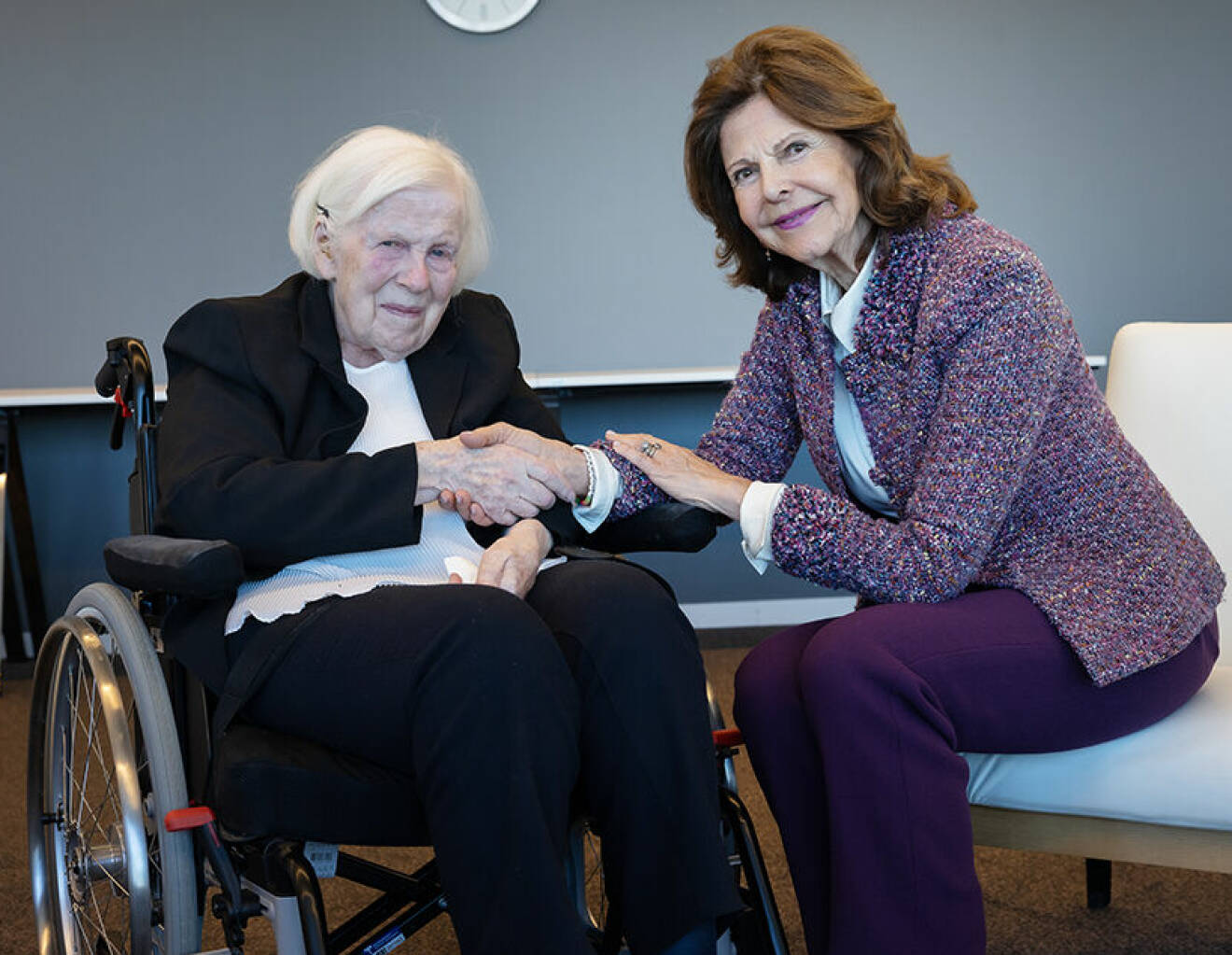 Drottning Silvia med Ruth Arkby som gjort en stor donation till Drottning Silvias barnsjukhus