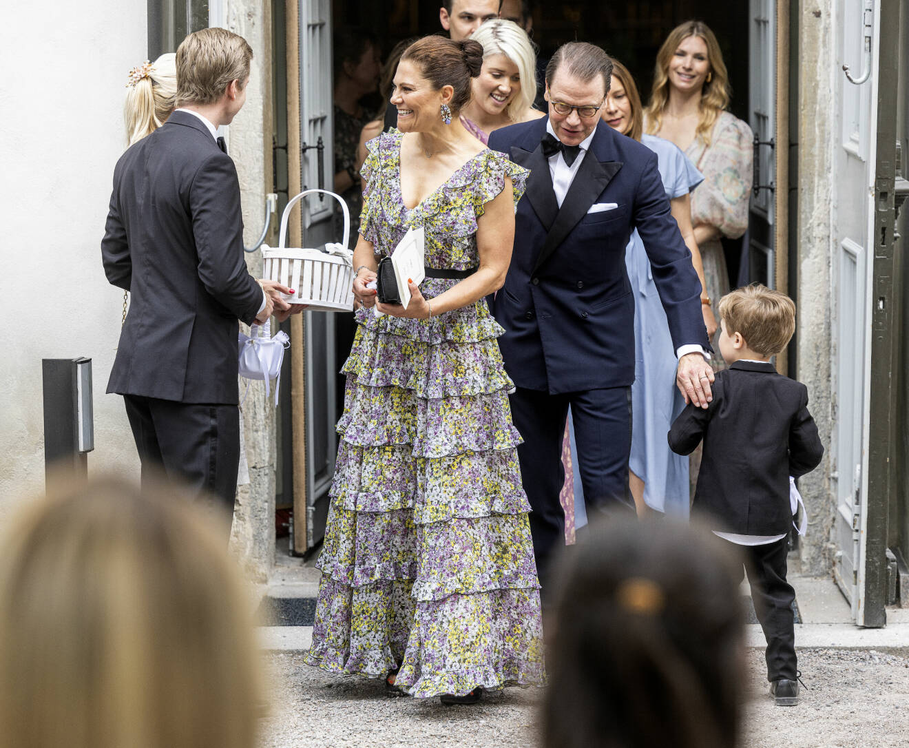 Kronprinsessan Victoria och prins Daniel med brudparet Sara och Jesper Westlings son Henry