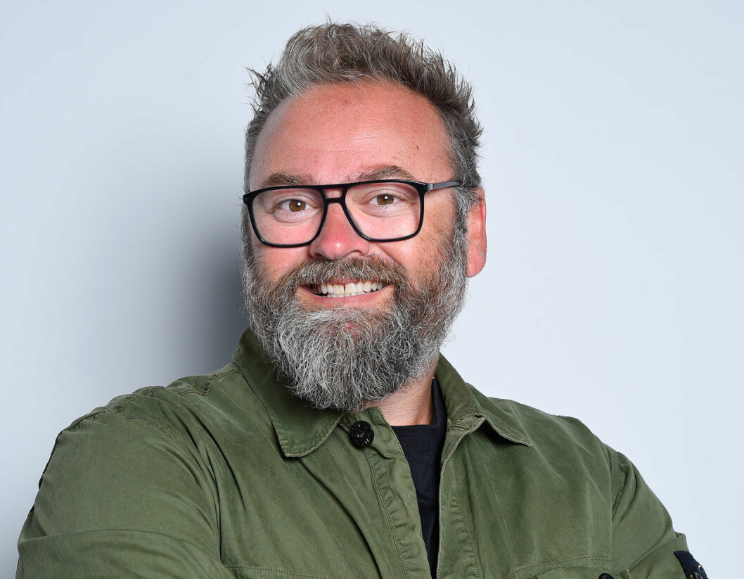 Adam Alsing (1968-2020). Adam Alsing död i corona.