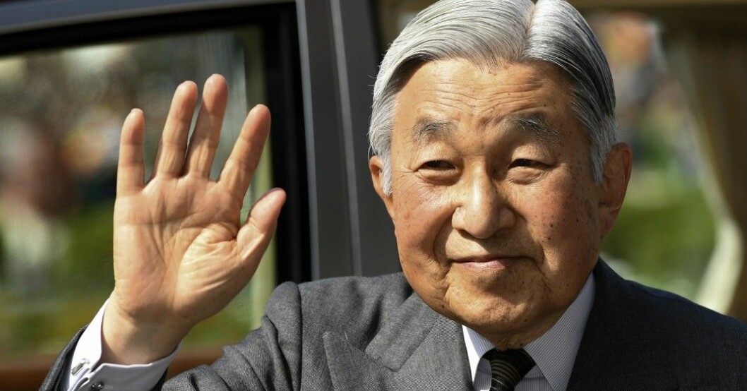 Japans kejsare avsäger sig tronen - den första på 200 år