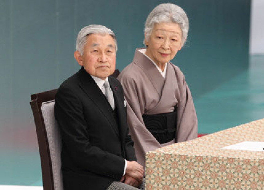 akihito-michiko-ao-2