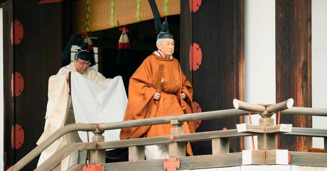 kejsar Akihito abdikerar
