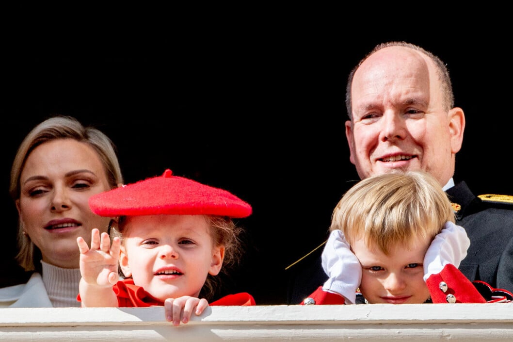 Håll tummarna för att Victoria får träffa Monaco-tvillingarna! Furst Albert och Charlene med barnen Monaco-tvillingarna